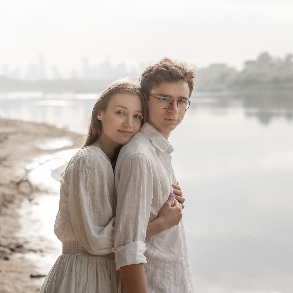 sesja-przed-slubem-narzyczenska-nad-wisla-w-warszawie