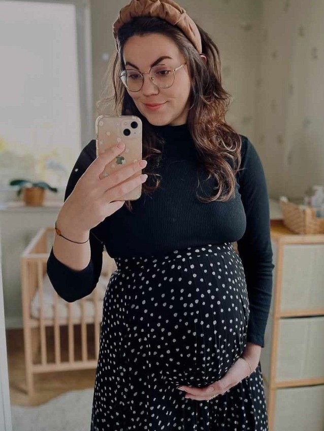 ciazowe-selfie-przed-sesja-jak-nie-robic-zdjec-ciazowych-monika-kaczmarczyk-9