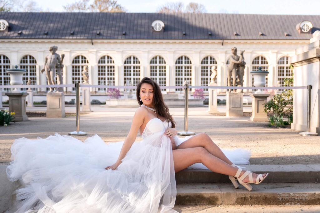 kobieca-sesja-ciazowa-plener-centrum-warszawa-fotografia-monika-kaczmarczyk