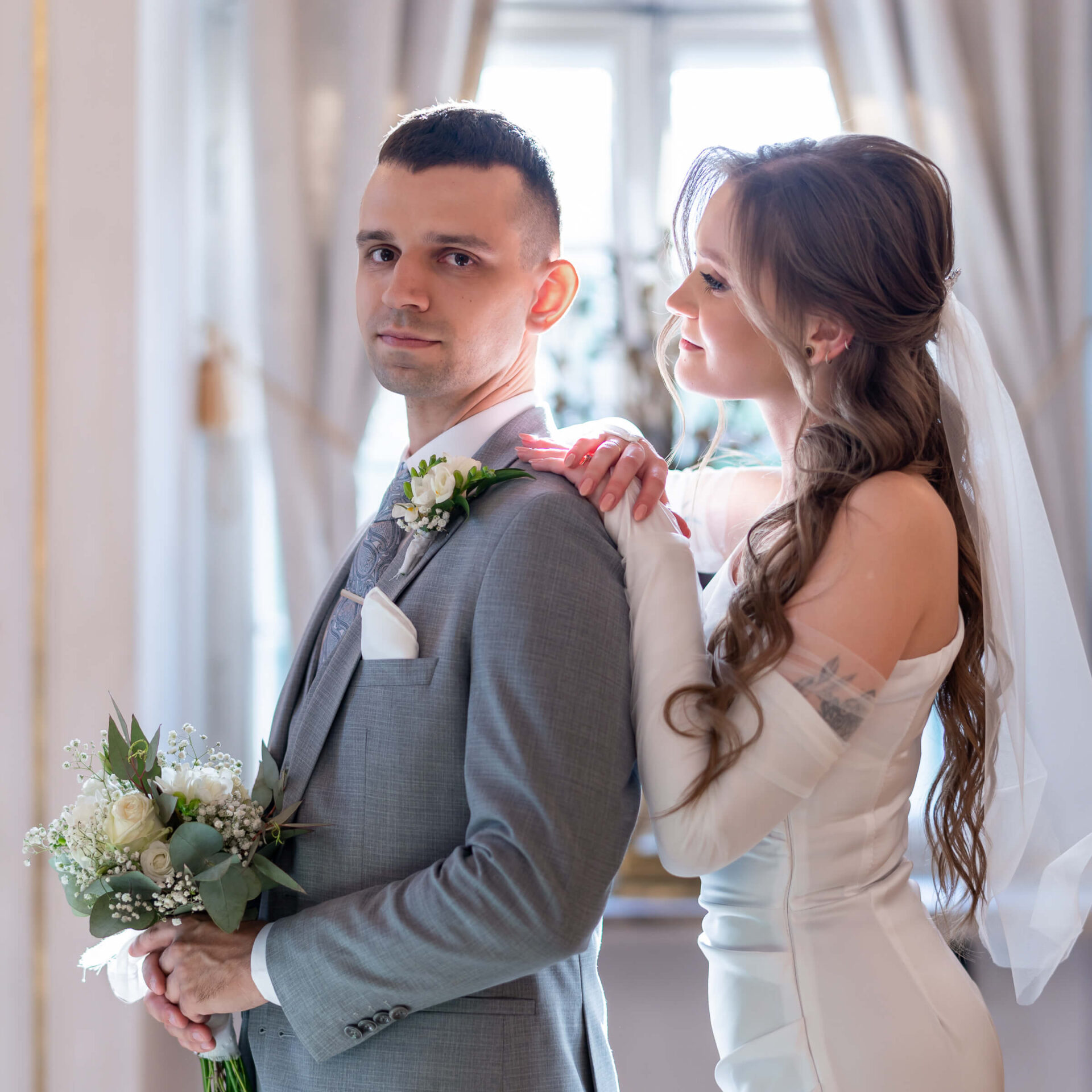 ślubna sesja po ślubie cywilny w intymnej atmosferze urzędu Warszawa i okolice