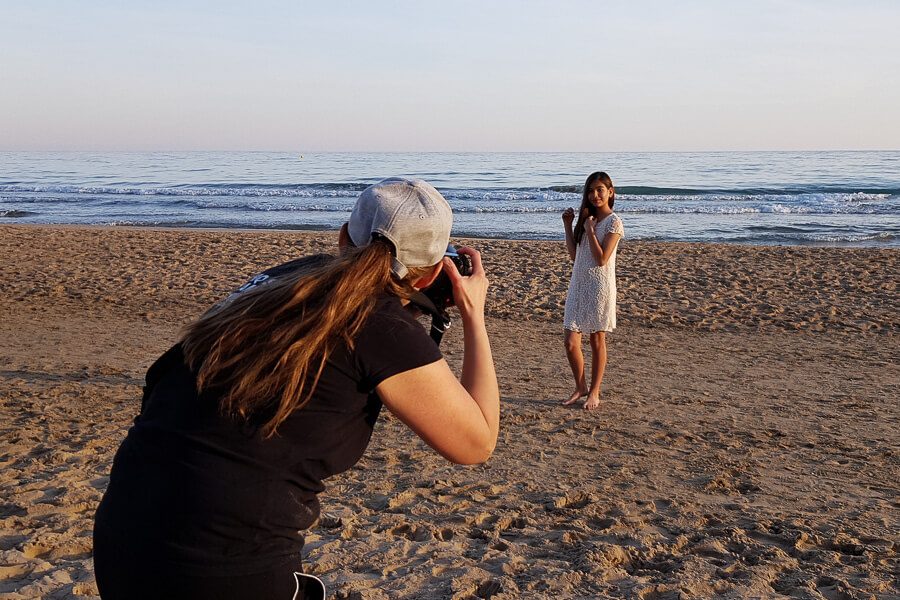 sesja na plazy, backstage, aparat canon, sesja portretowa backstage